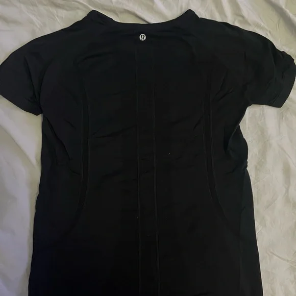 Black Lululemon Swiftly Tee - Picture 2 of 3